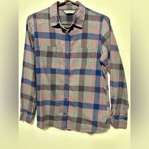 The North Face Women’s Long Sleeve Plaid Button Down Shirt